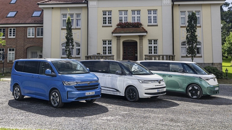 VW привёз в Ганновер новые Transporter и Caravelle, Multivan eHybrid 4Motion и Caddy Flexible