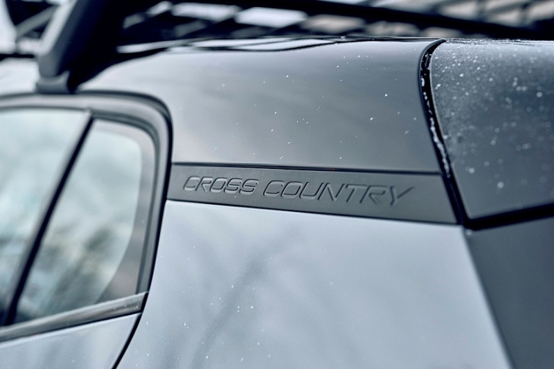 Лишь бы была зарядка: Volvo EX30 теперь доступен в оффроудной версии Cross Country