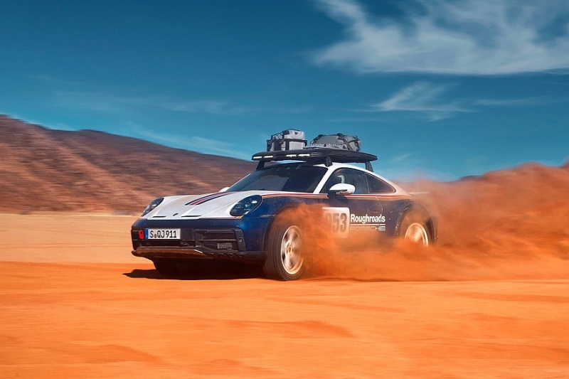 Обновлённый Porsche 911 Dakar получит гибридную силовую установку и подорожает