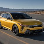 Kia K4 хэтчбек справил премьеру в США: элегантнее седана, но без технических отличий